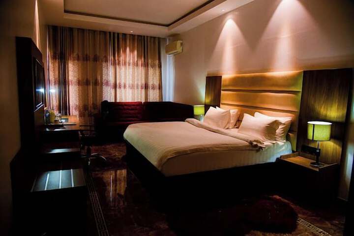 Room 12 of 61