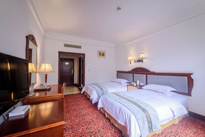 Room 3 of 32