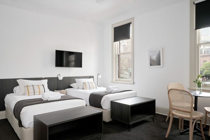 Room 6 of 30