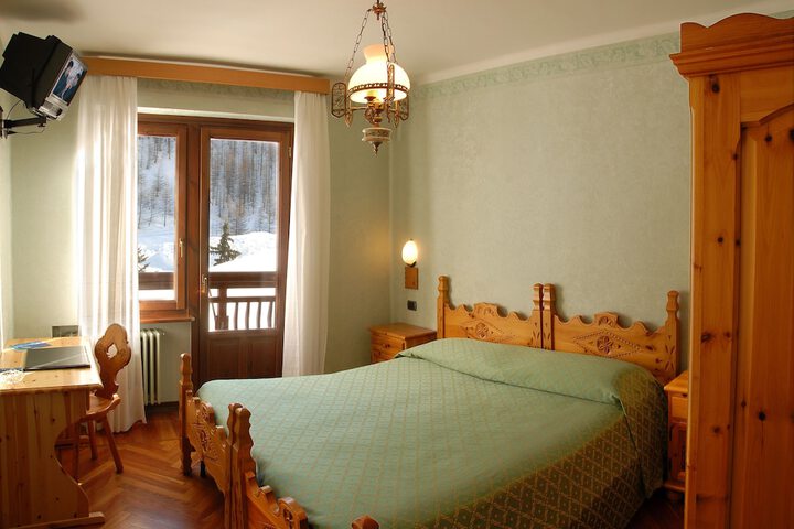 Room 13 of 40