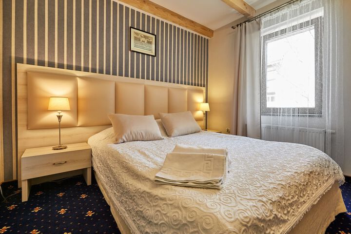 Room 5 of 36