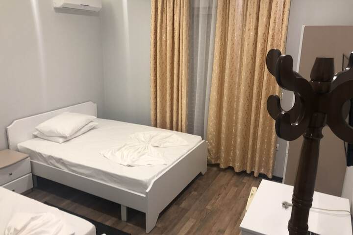 Room 5 of 14
