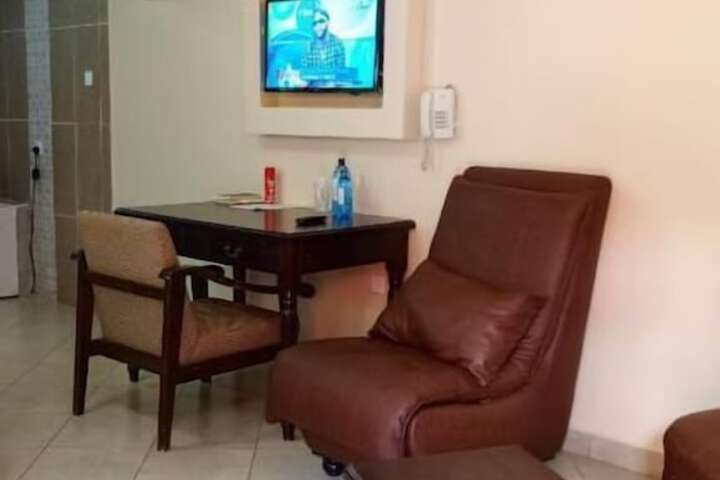 Room 9 of 60