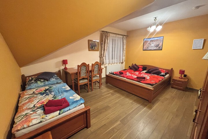 Room 28 of 66