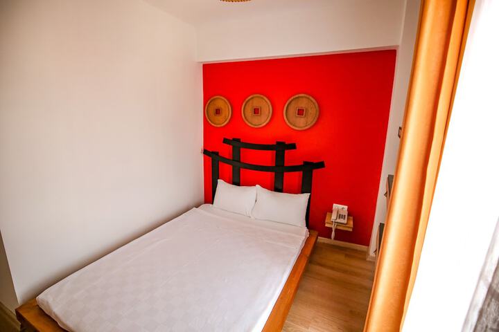 Room 17 of 27