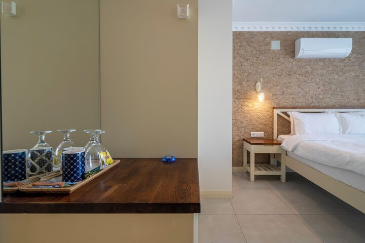 Room 13 of 178