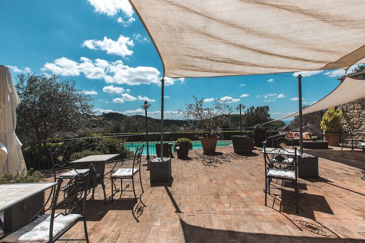 Lounge 58 of 66