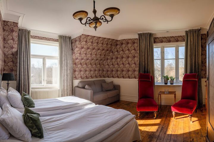 Room 9 of 51