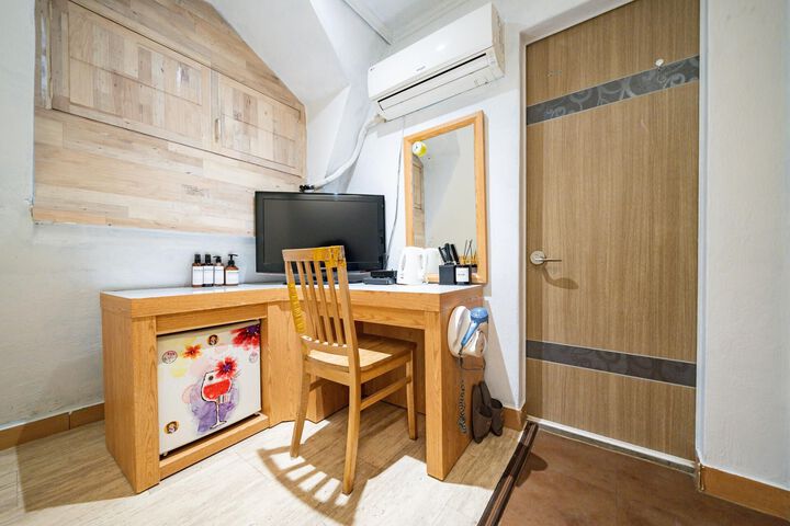 Room 80 of 127