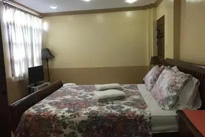 Room 2 of 12