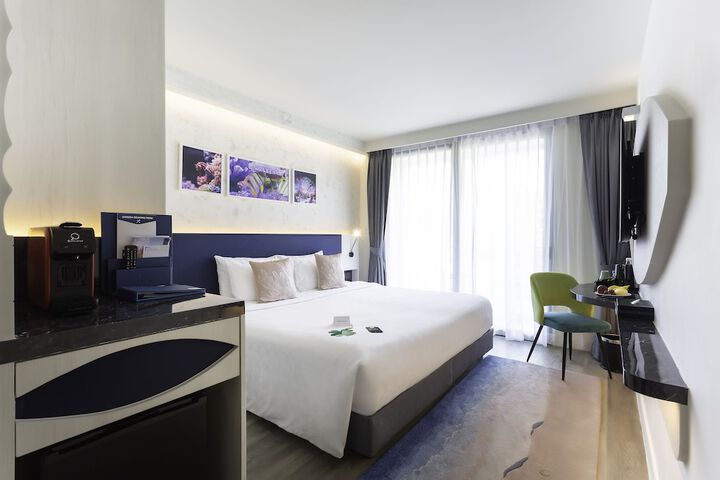 Room 46 of 158