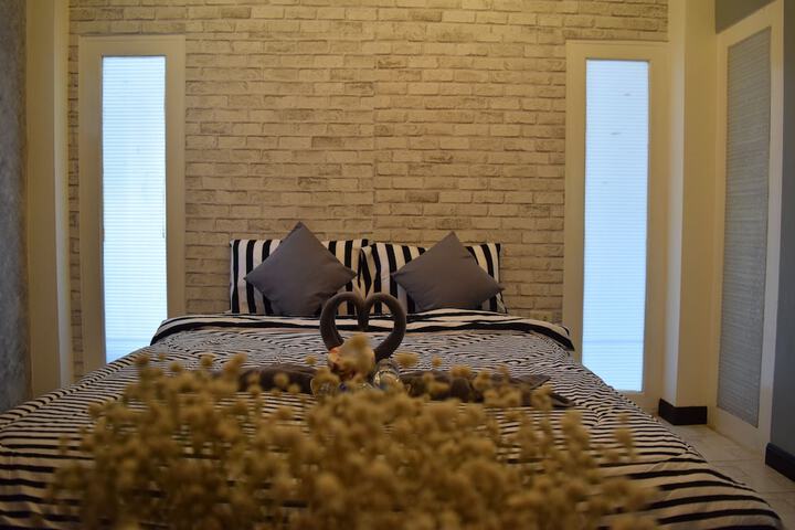 Room 10 of 31