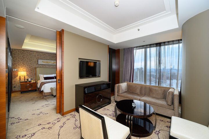 Room 15 of 98