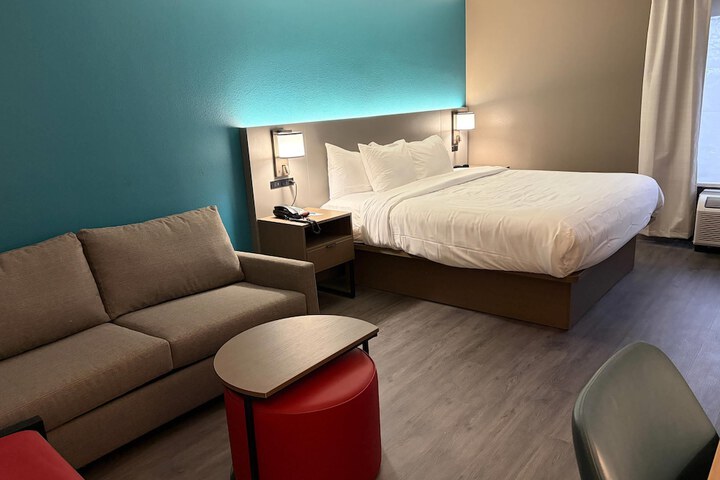 Room 16 of 32