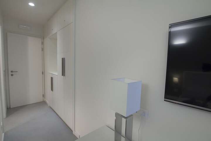 Room 13 of 30