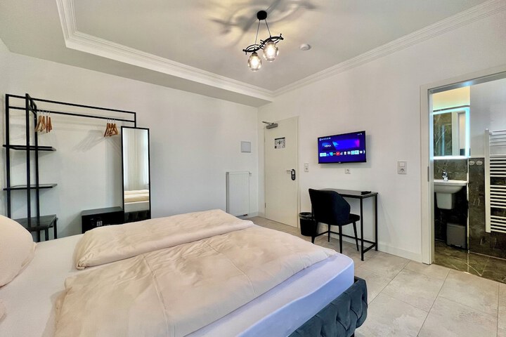 Room 8 of 35