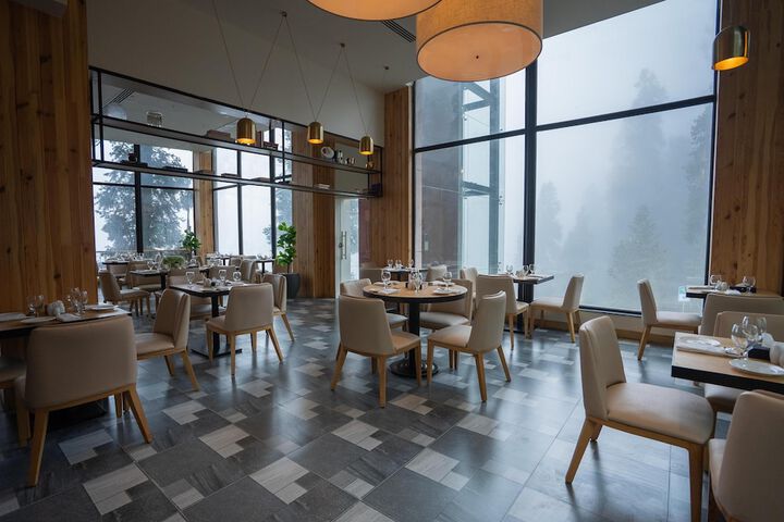 Dining 64 of 81