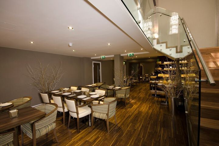 Dining 53 of 75