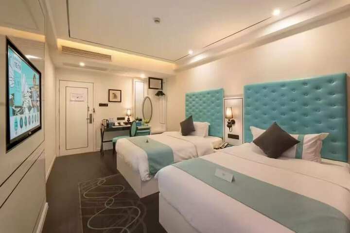 Room 14 of 26