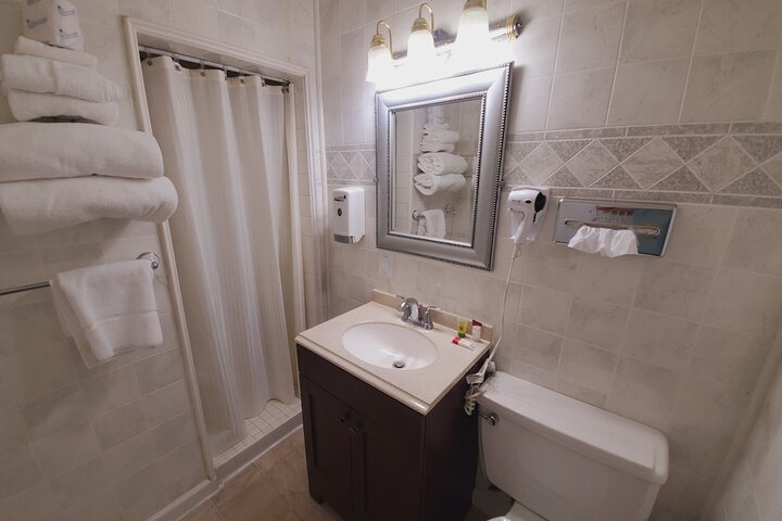 Room 16 of 19