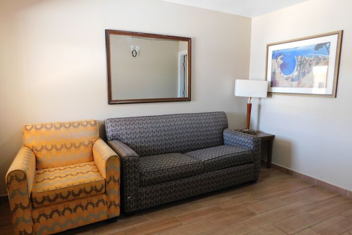 Room 16 of 32