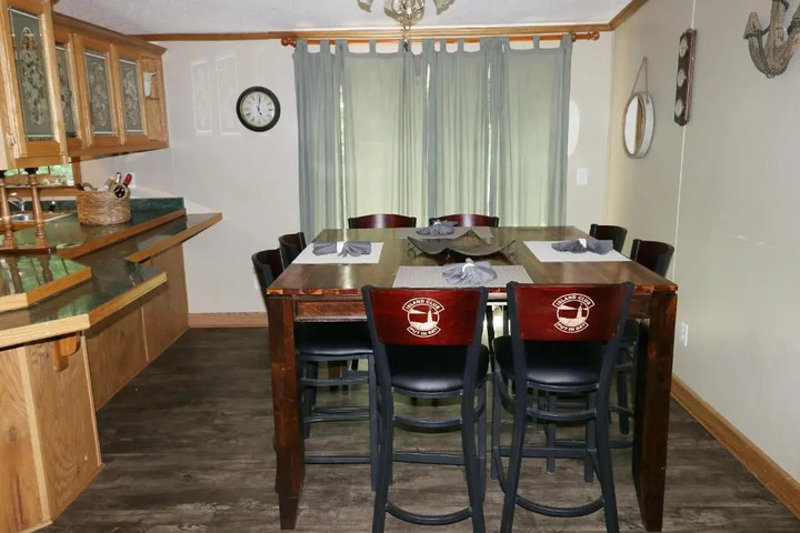 Room 4 of 19