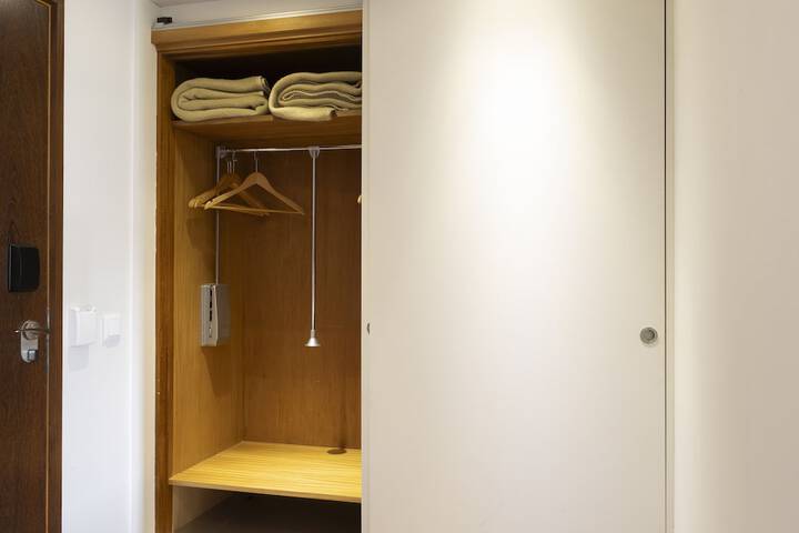 Room 46 of 105