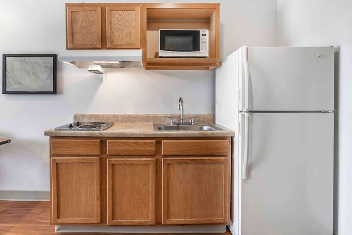 Double with Kitchenette (7 of 10)