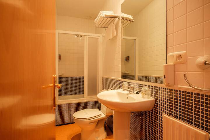 Room 14 of 27