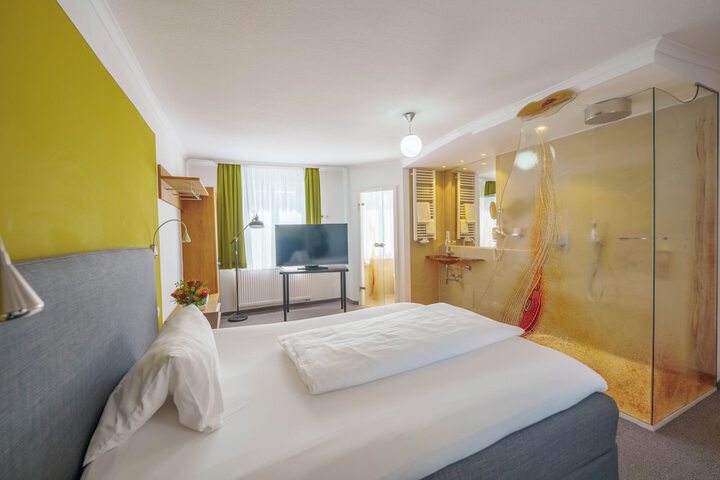 Room 3 of 26