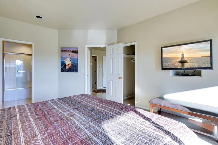 Room 4 of 17