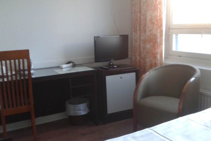 Room 16 of 44