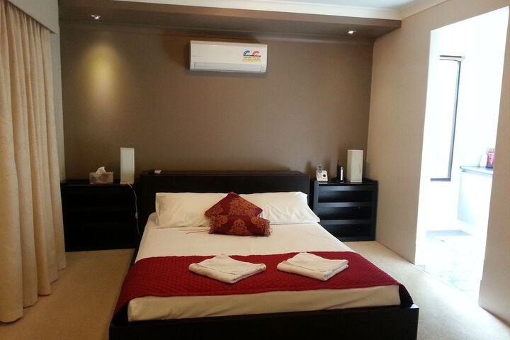 Room 2 of 9
