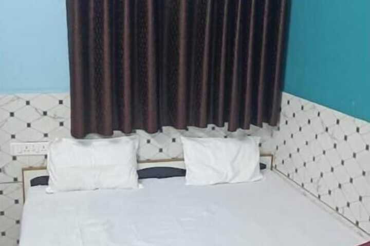 Room 26 of 43