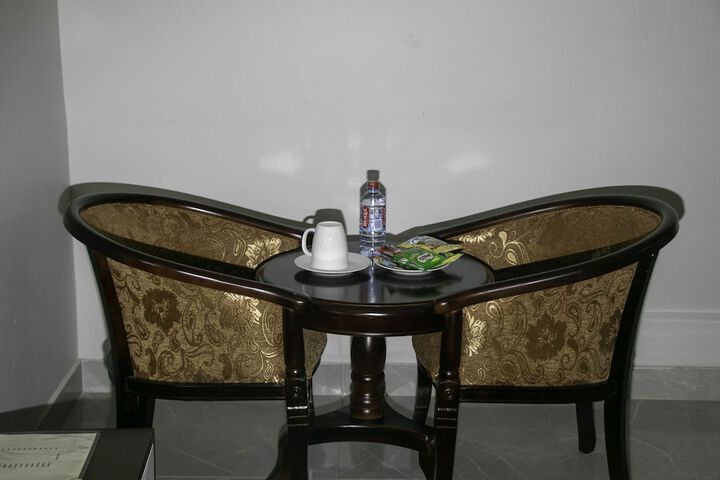 Room 39 of 230
