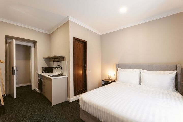 Room 25 of 60