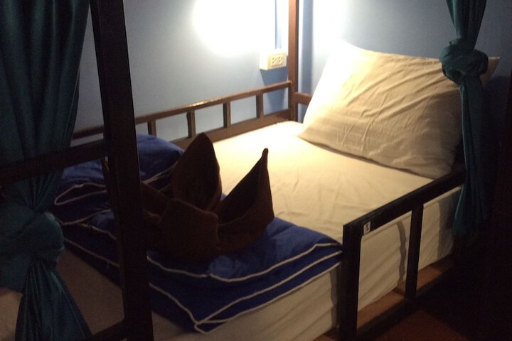 Room 11 of 33