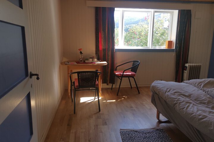 Room 16 of 32