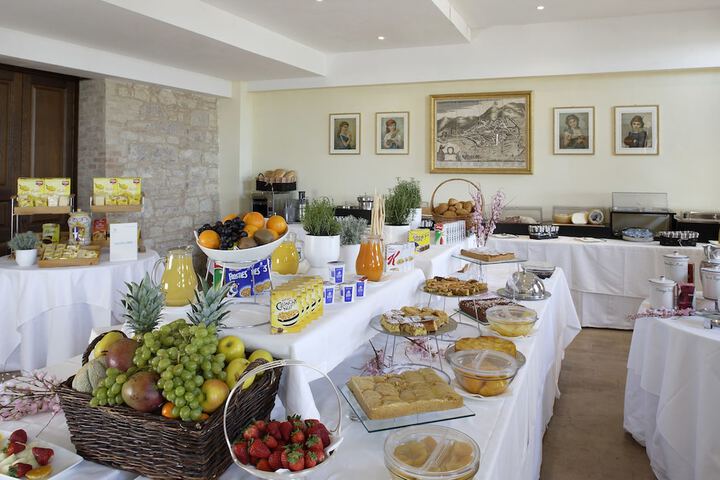 Breakfast/Coffee Service 43 of 71