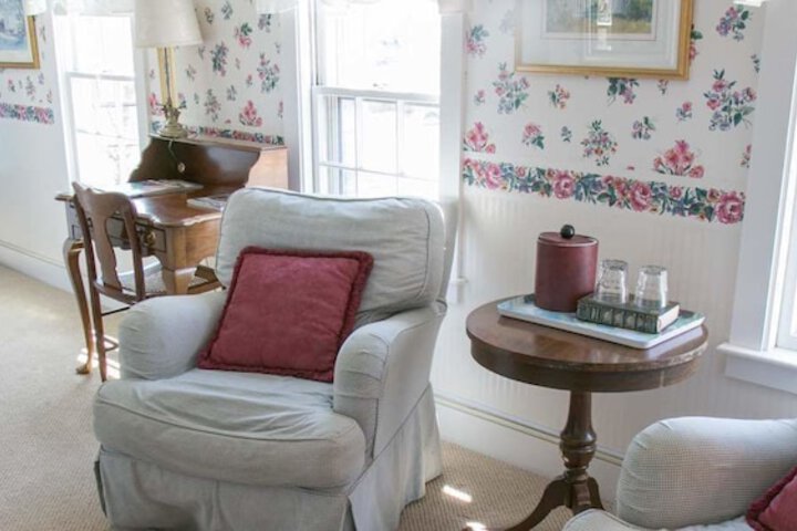 Room 18 of 27