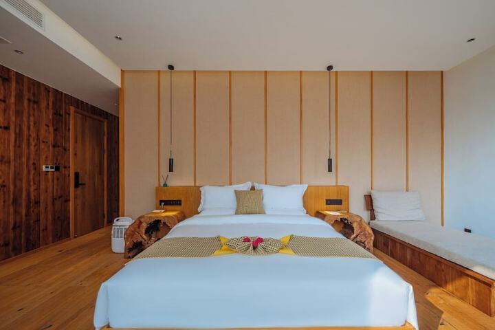 Room 13 of 259