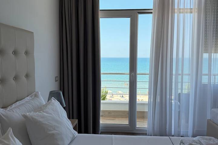 Room 80 of 207