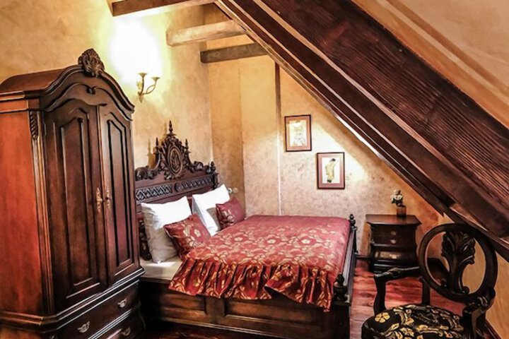 Room 55 of 183