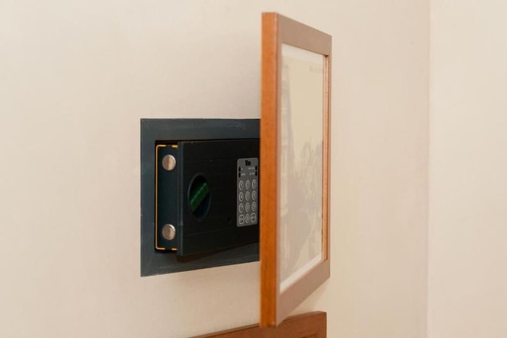 Room 53 of 103