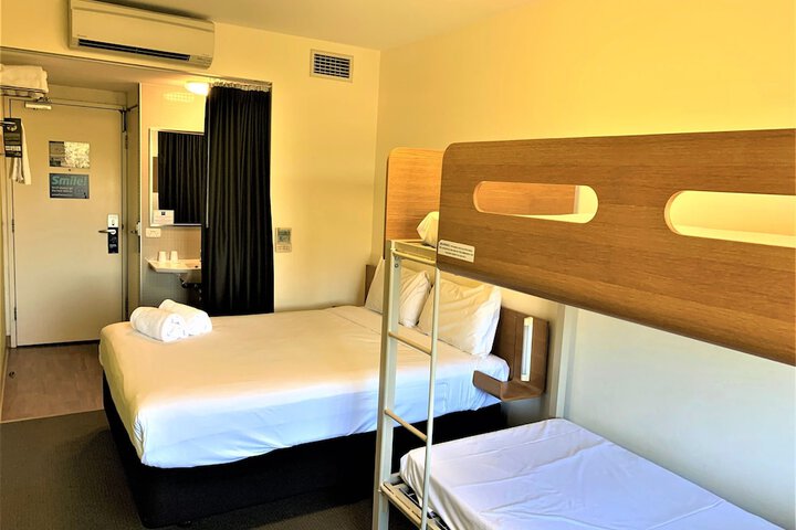 Room 15 of 44