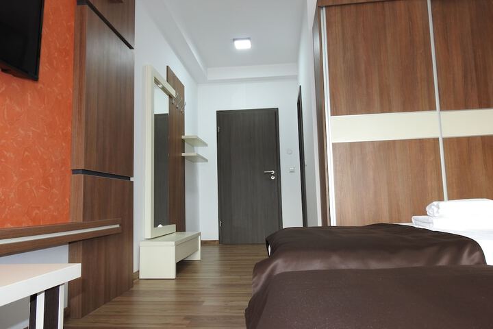 Room 5 of 23