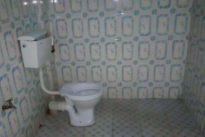 Room 8 of 12