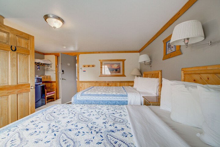 Room 12 of 26