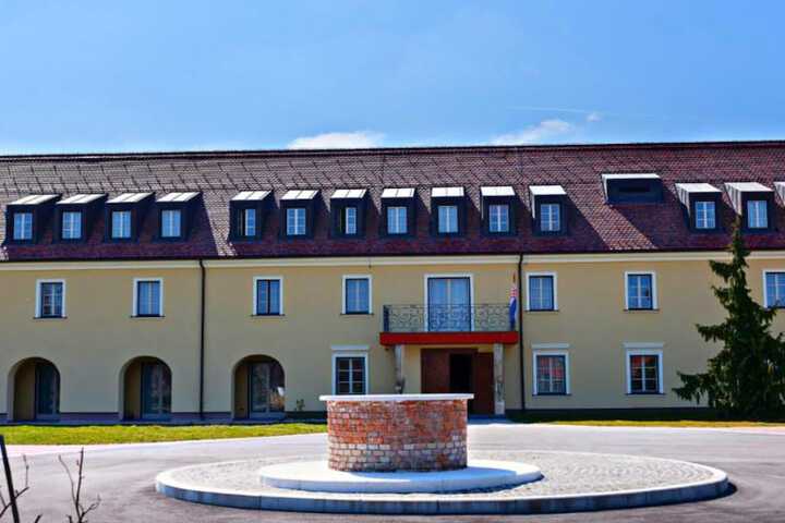 Hotel 86 of 90