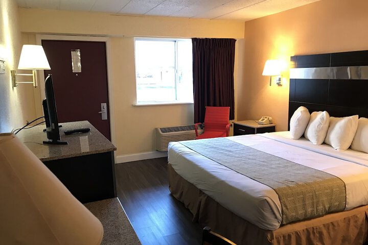 Basic Single King Bed (8 of 9)